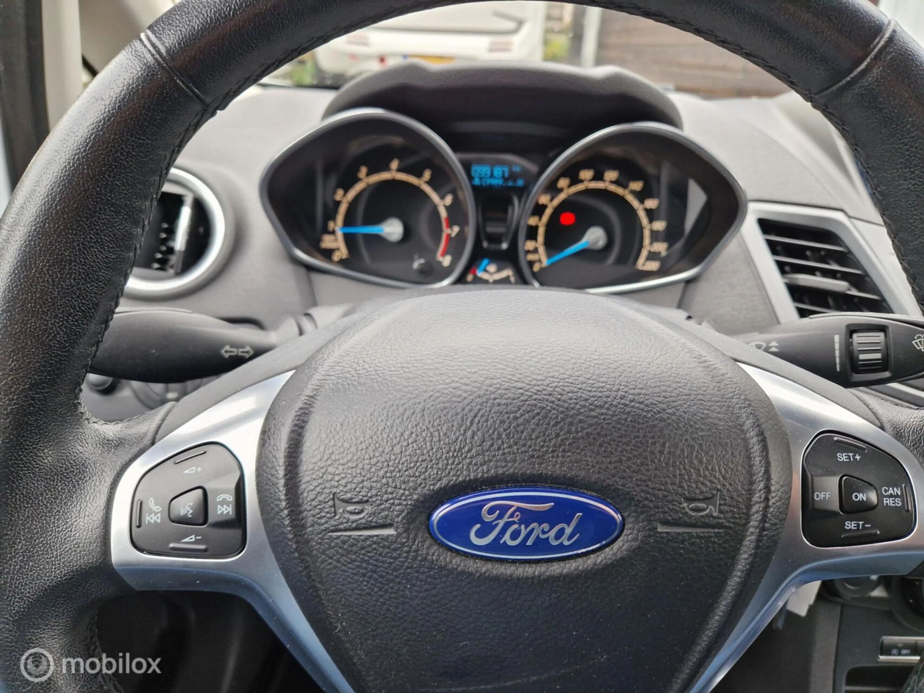 Ford Fiesta 1.0 EcoBoost Hot Hatch 99157 km Edition 434/500 — photo 4
