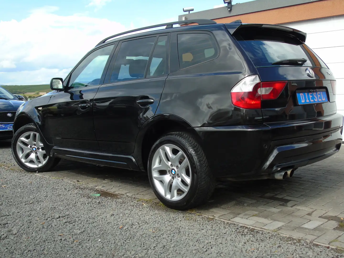 BMW X3 3.0d*XENON*LEDER*PANORAMADACH*AHK*TÜV 02-2026 Negro - 1