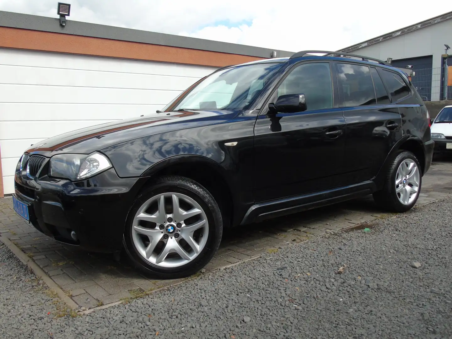 BMW X3 3.0d*XENON*LEDER*PANORAMADACH*AHK*TÜV 02-2026 Noir - 1