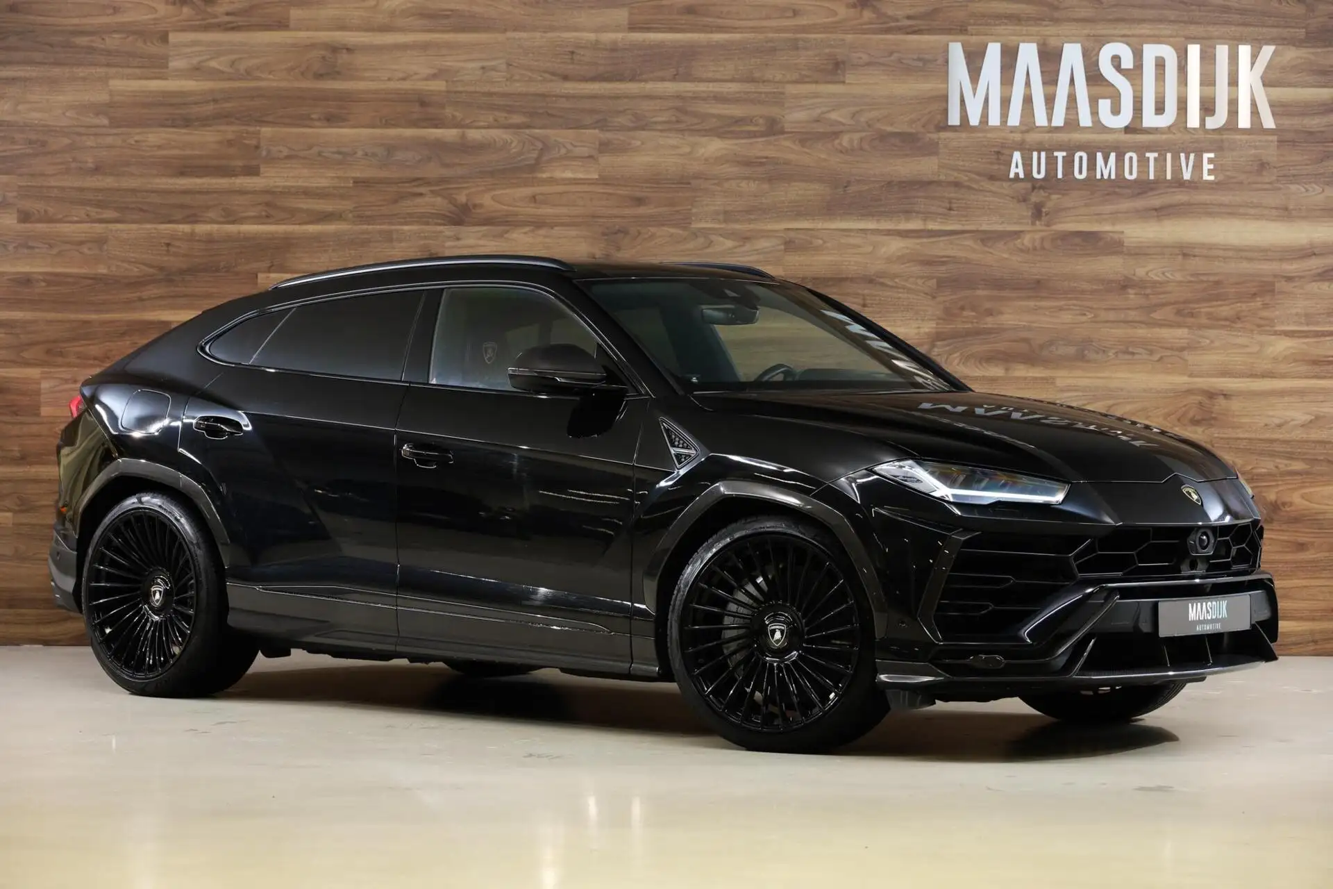 람보르기니 우루스 4.0 V8 Biturbo 2020 검정 사진 3