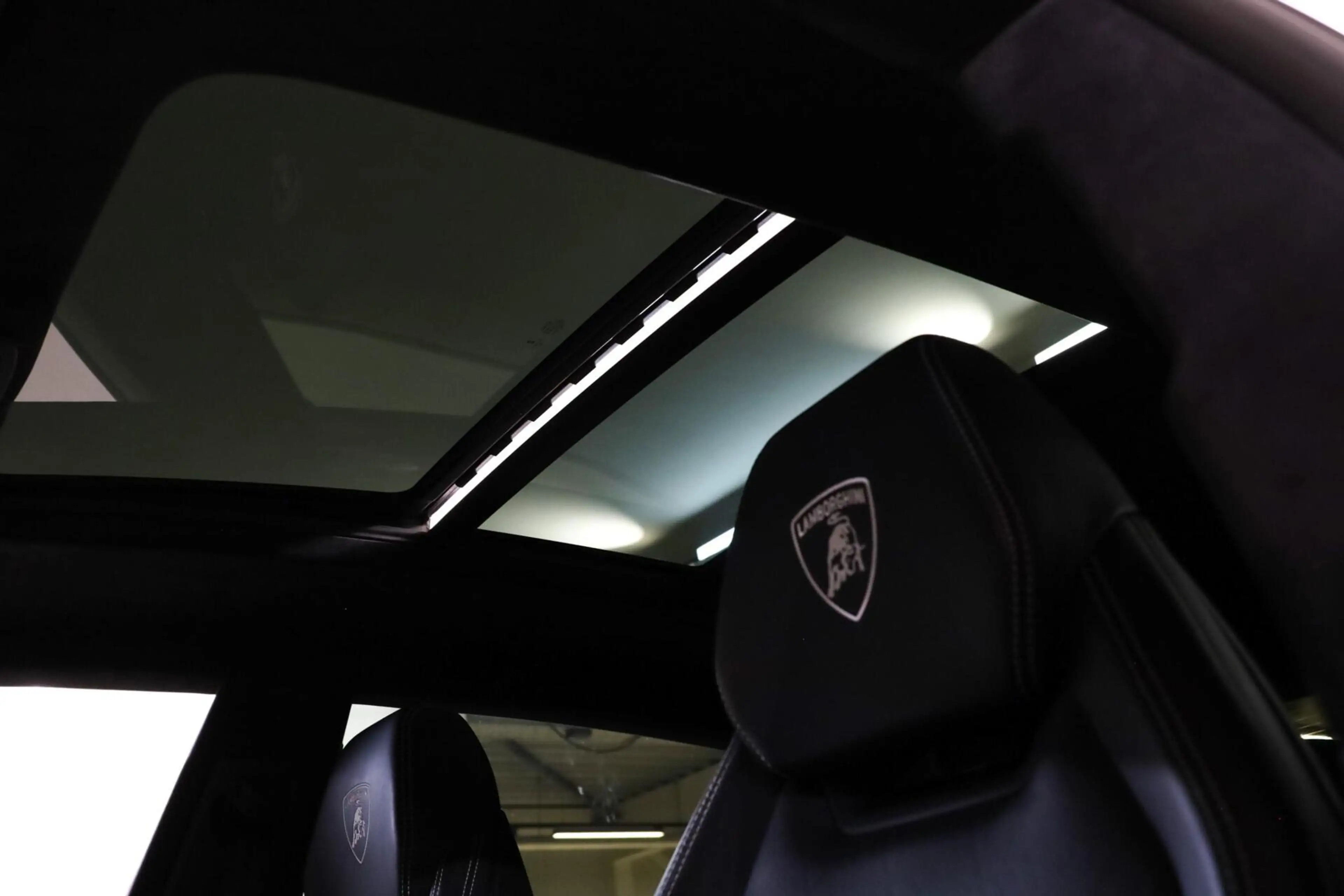 Lamborghini Urus 4.0 V8|Novitec|Full Carbon Ext.|Keramisch| — photo 15