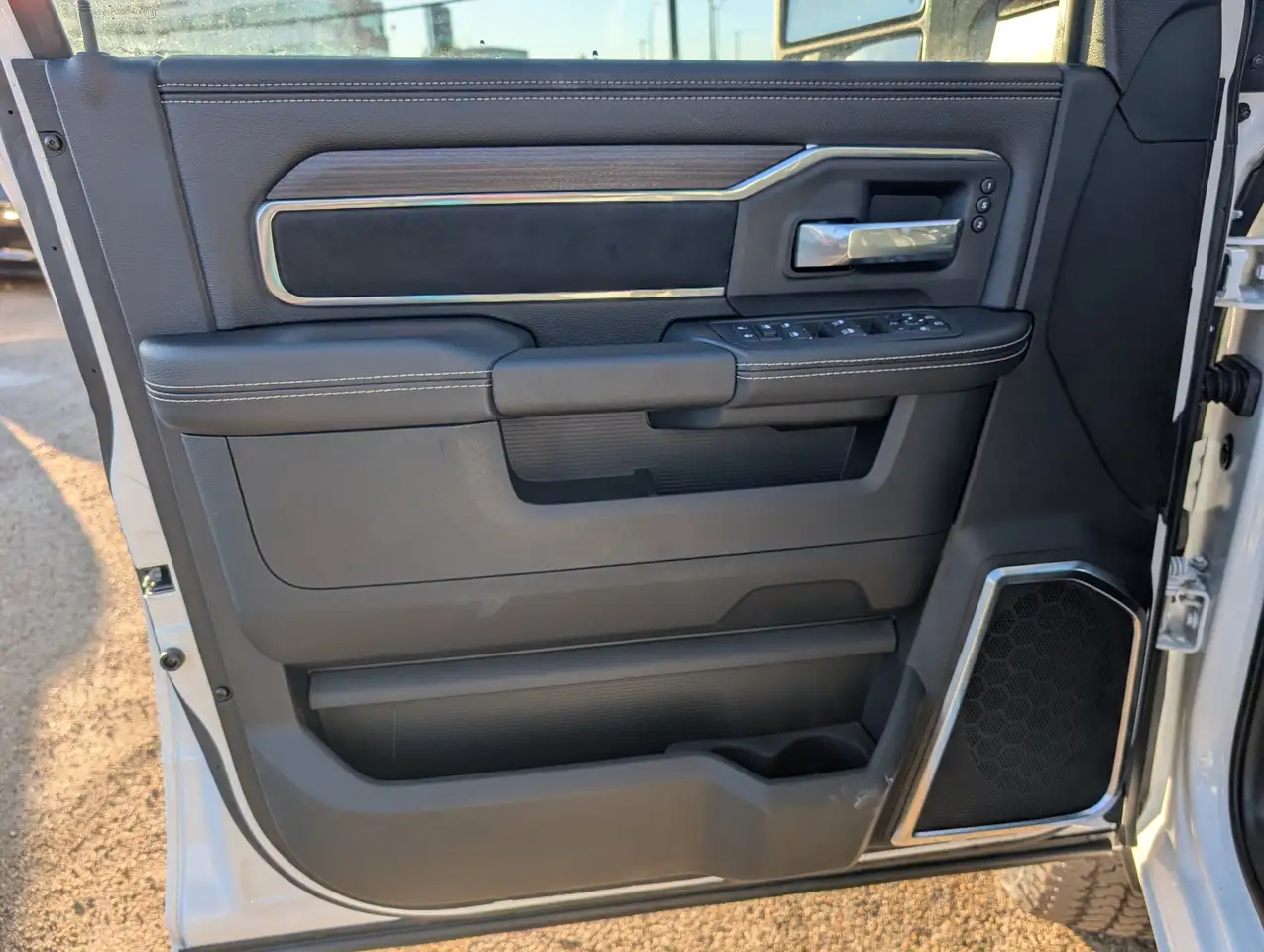 RAM 3500 снимка RAM 3500
