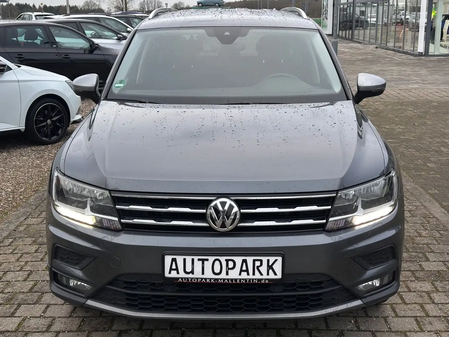 Volkswagen Tiguan Allspace Comfortline*7-SITZER*NAVI*AHK* Grau - 2