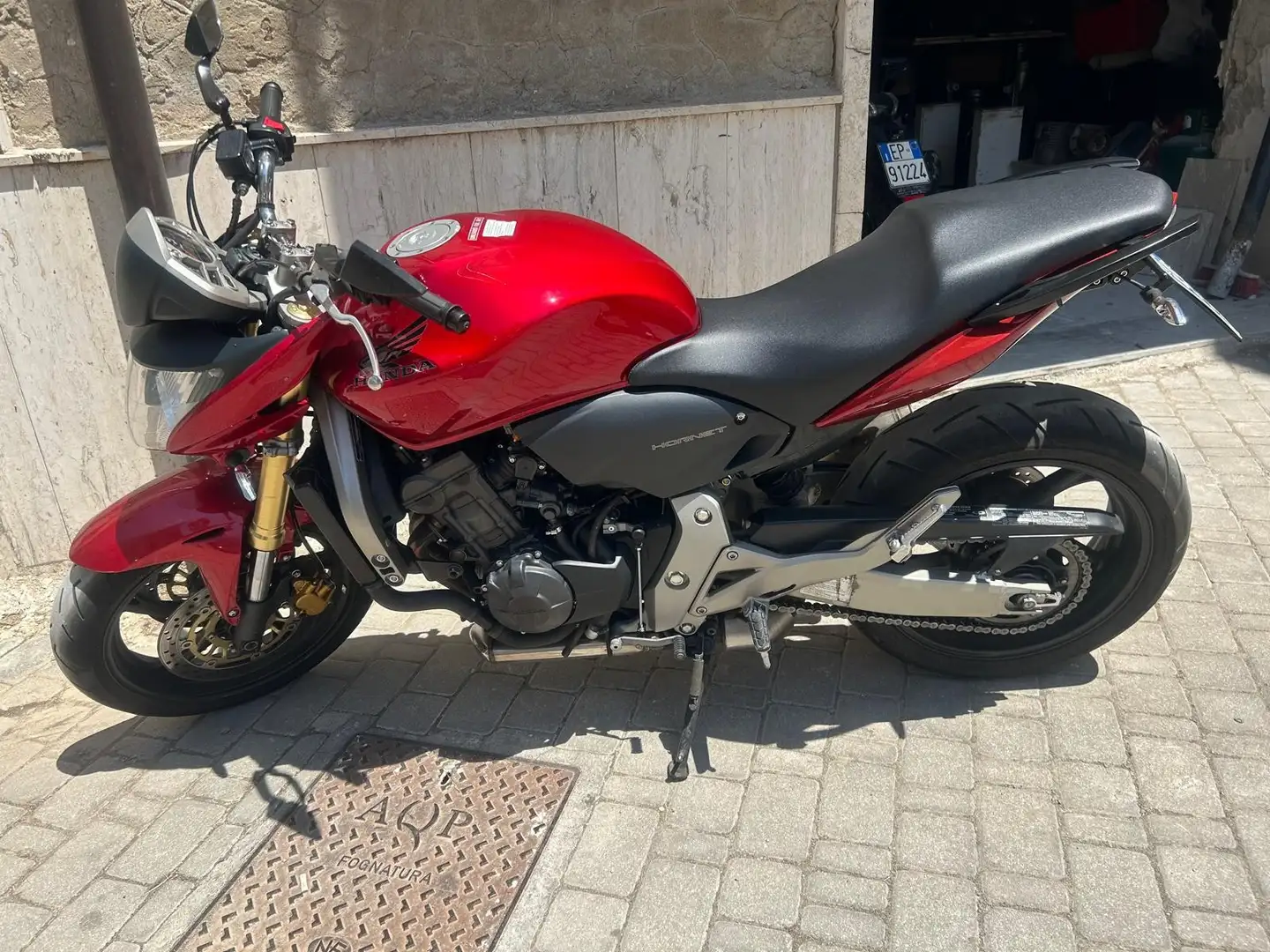 Honda Hornet 600 Akrapovic Červená - 1