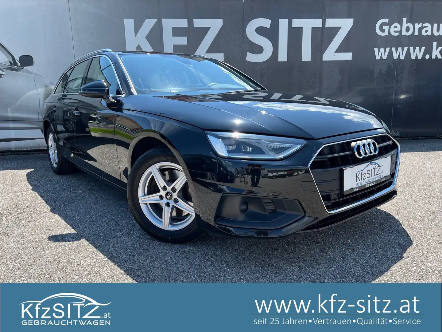 Audi A4 Avant 30 TDI S-tronic Schwarz - 1