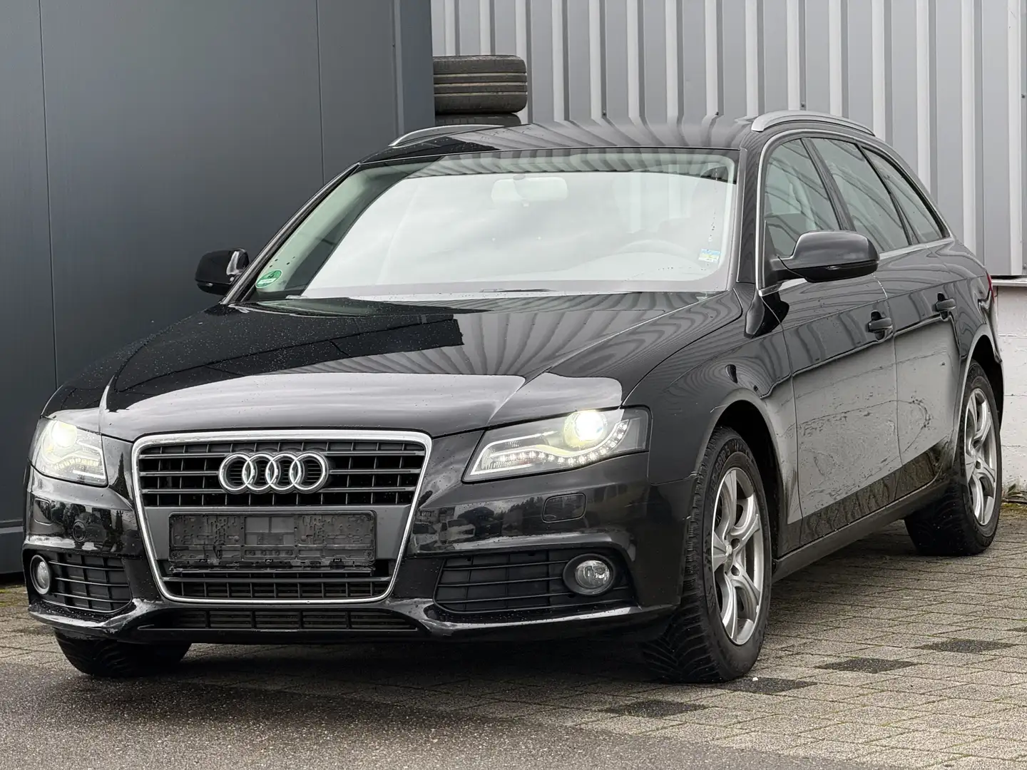 Audi A4 "Attraction" 2.0 TDI | Bi-XEN | Tüv Schwarz - 1