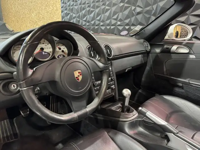 Porsche Boxster view 9