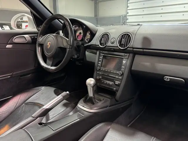 Porsche Boxster view 13