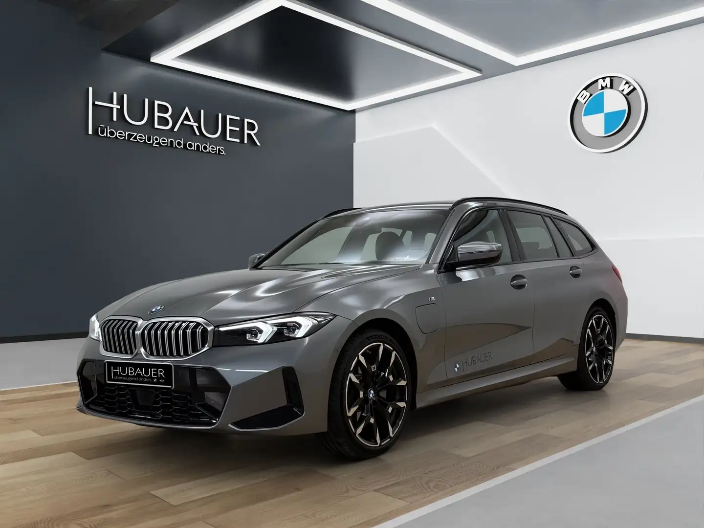 BMW 330 e Touring [M Sport, AHK, ACC, RFK, 19" LMR] Grau - 1