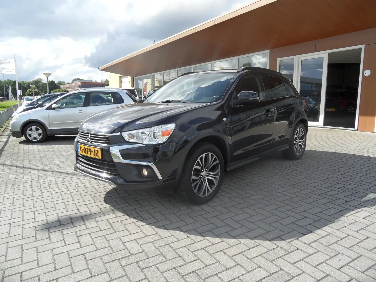 Mitsubishi ASX 1.6 Cleartec Intense Zwart - 1
