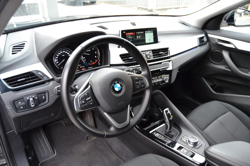 BMW X2 sDrive 18d*Advantage*Ambiente*LED*Navi*Temp.* — photo 12