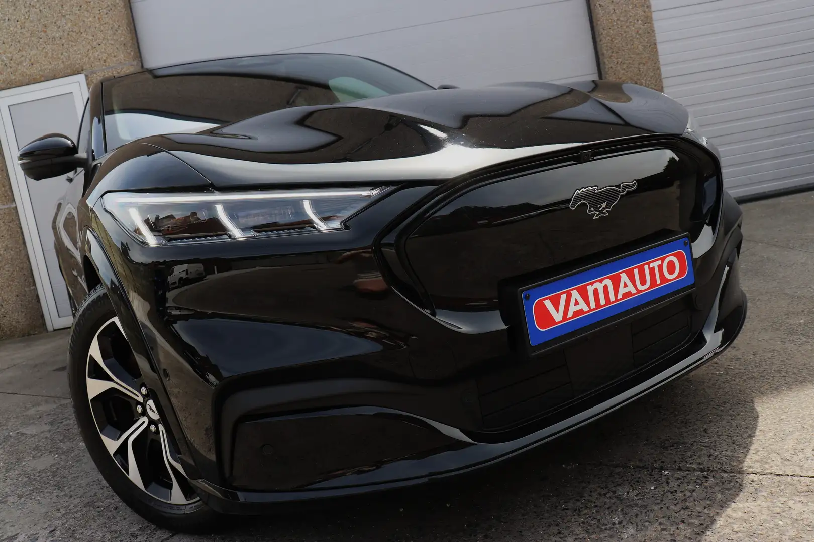 Ford Mustang Mach-E AWD Premium - Pano/Keyess/B&O/Memory/Leather/360 Zwart - 1