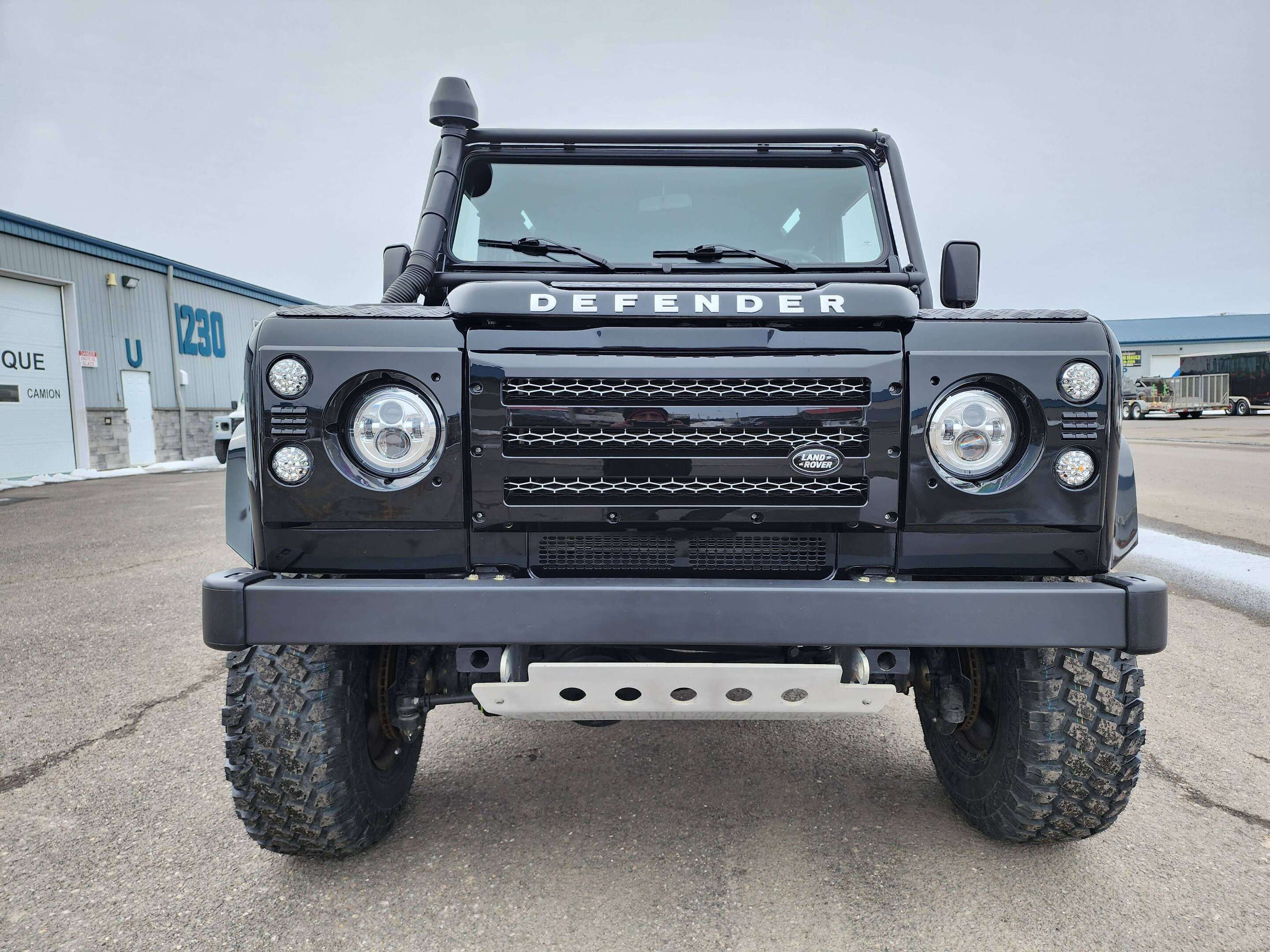 1999 Land Rover Defender TD5 alt 2