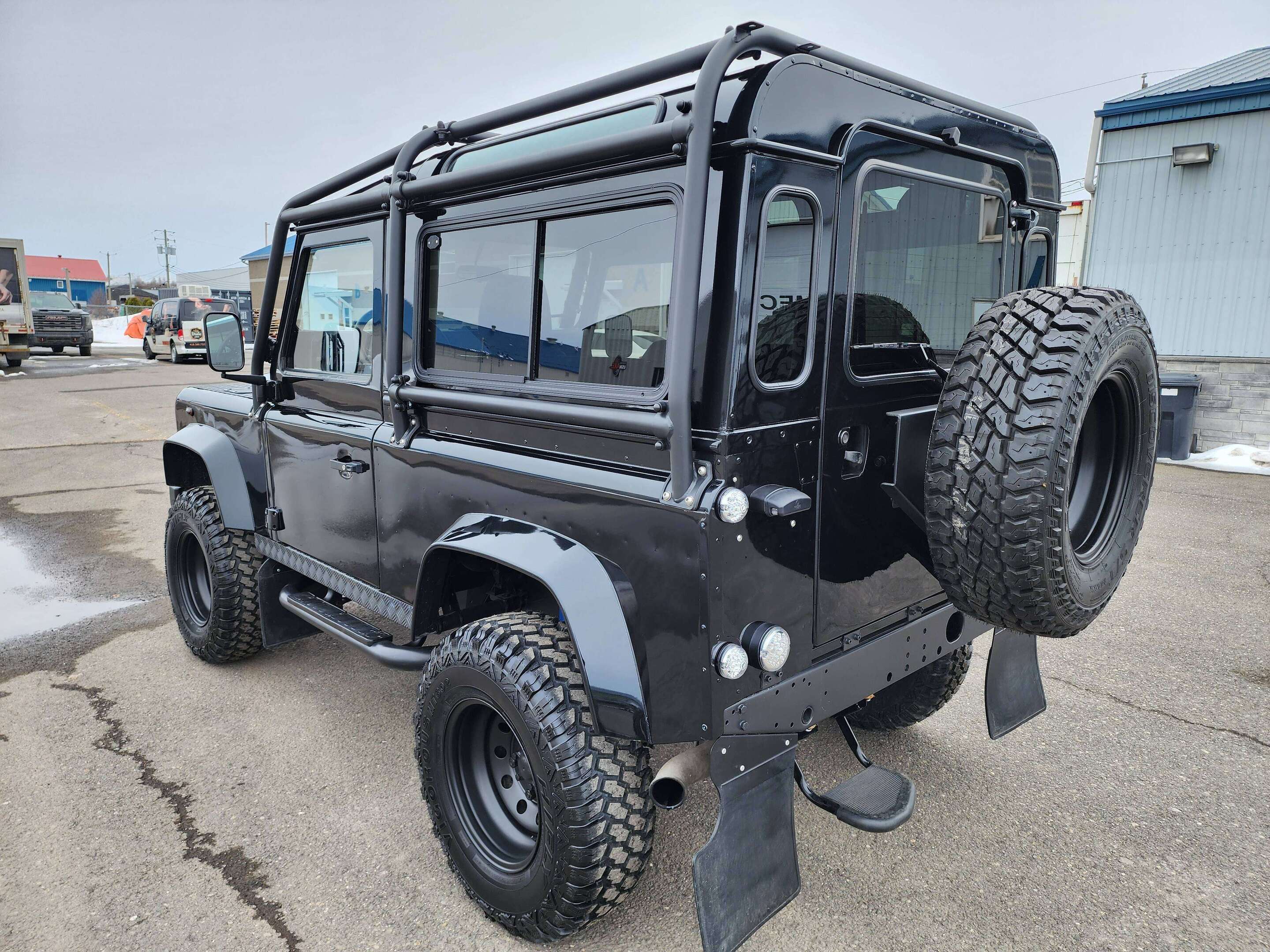 1999 Land Rover Defender TD5 alt 5