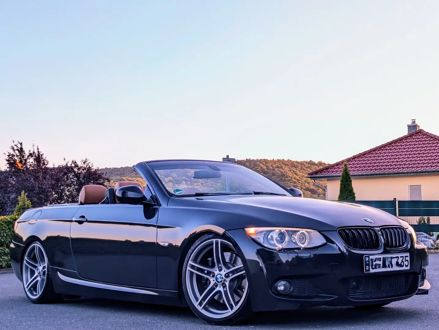BMW 330 CABRIO MPACKET*VOLLAUSSTATTUNG*19 ZOLL*EINZIGARTIG Noir - 1