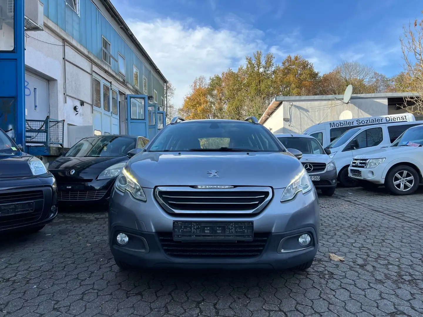 Peugeot 2008 Business-Line Gris - 2