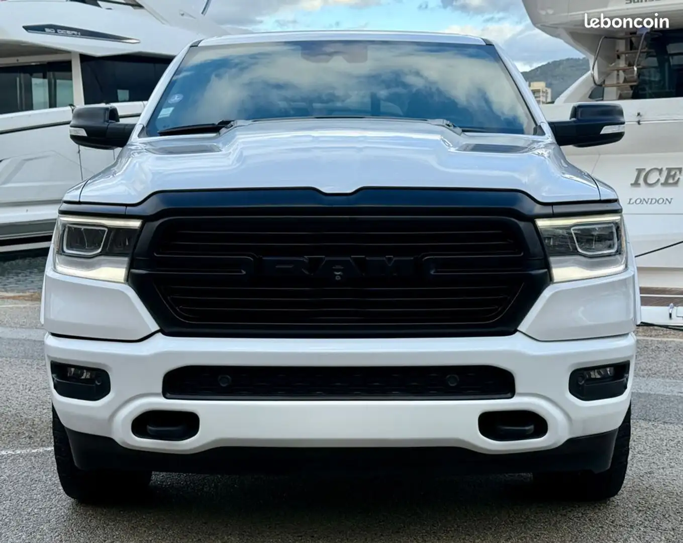 Dodge RAM 1500 crew 5.7 v8 395ch laramie bva8 full options + magnaflow k&n tva recup (prix affiche ht) Blanc - 2