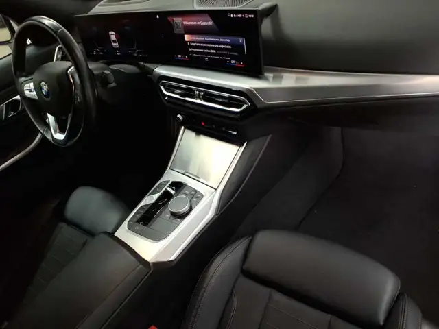 BMW 3 Series view 9