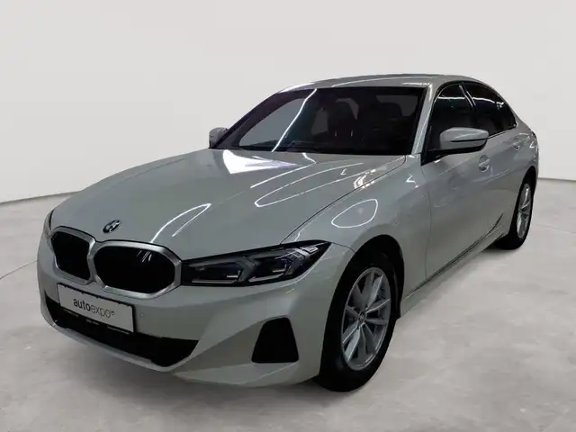BMW 3 Series view 2