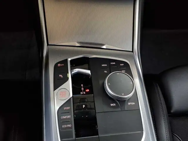 BMW 3 Series view 10