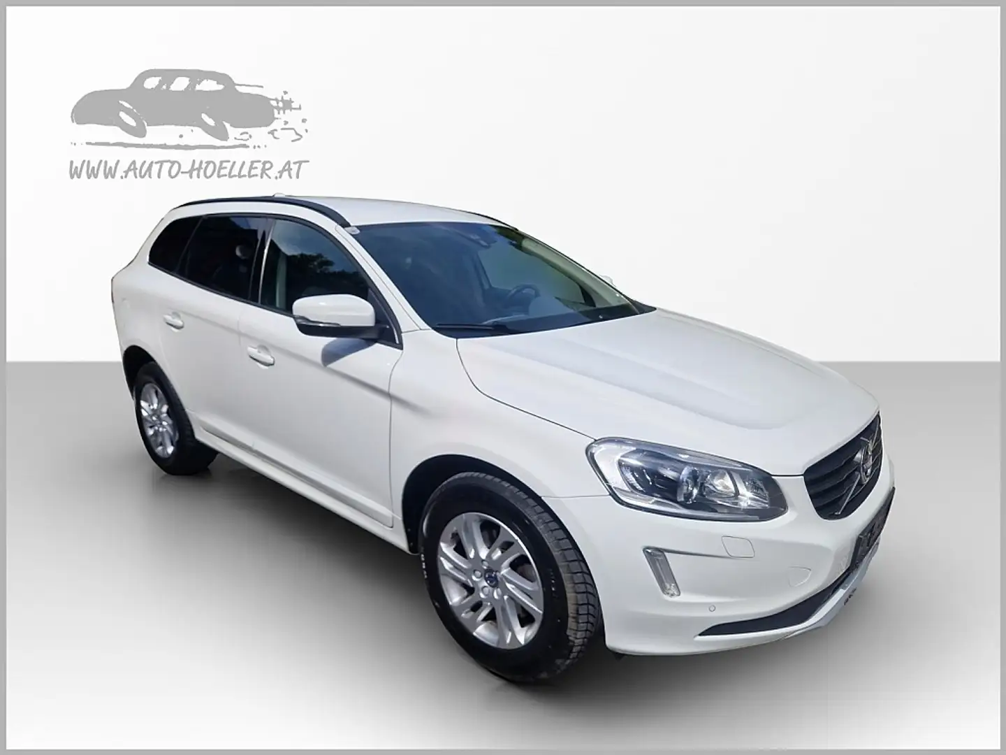 Volvo XC60 D4 Momentum AWD Geartronic Weiß - 1