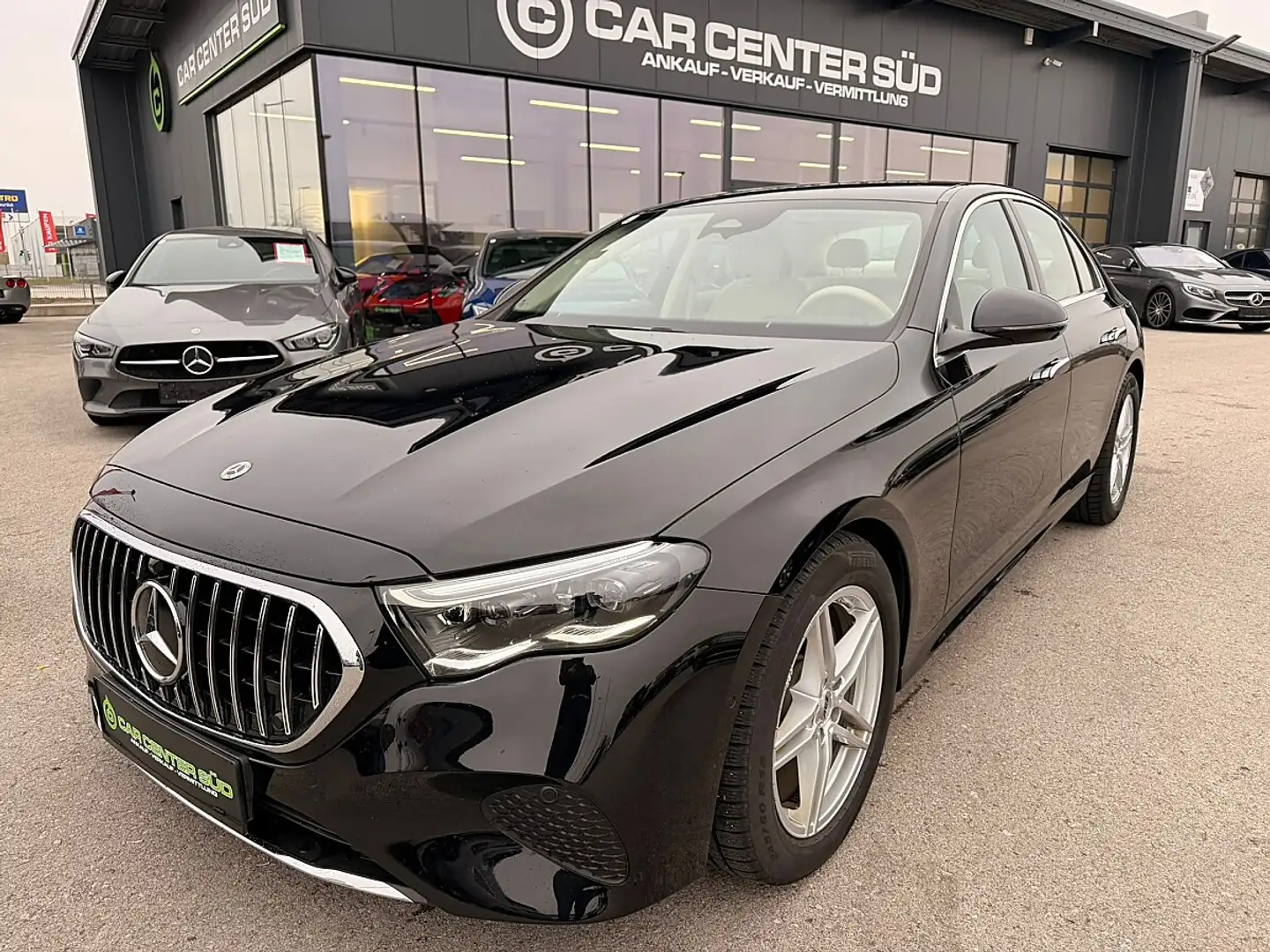 Mercedes-Benz E 220 d Aut. Schwarz - 1