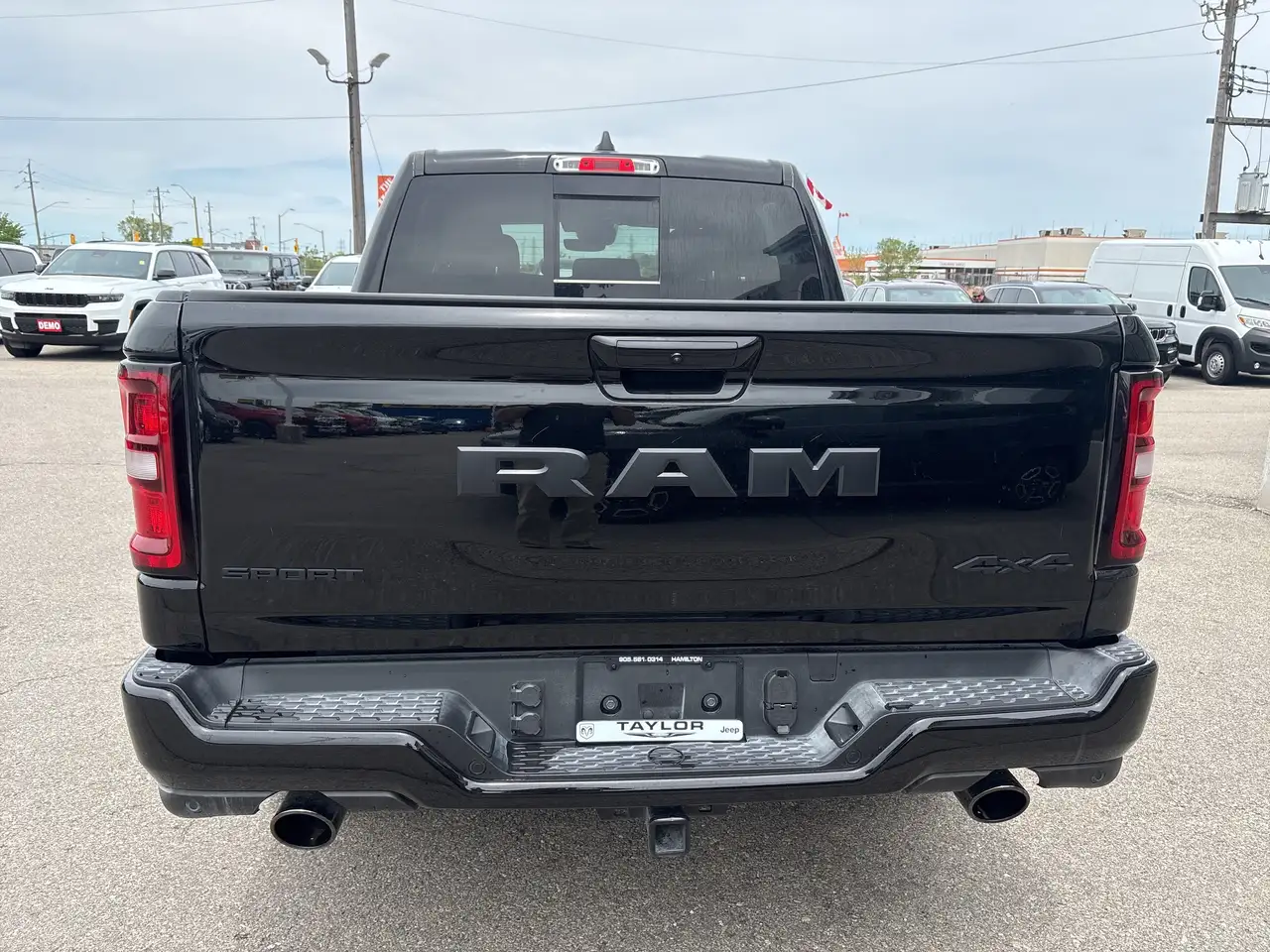 RAM 1500 снимка RAM 1500