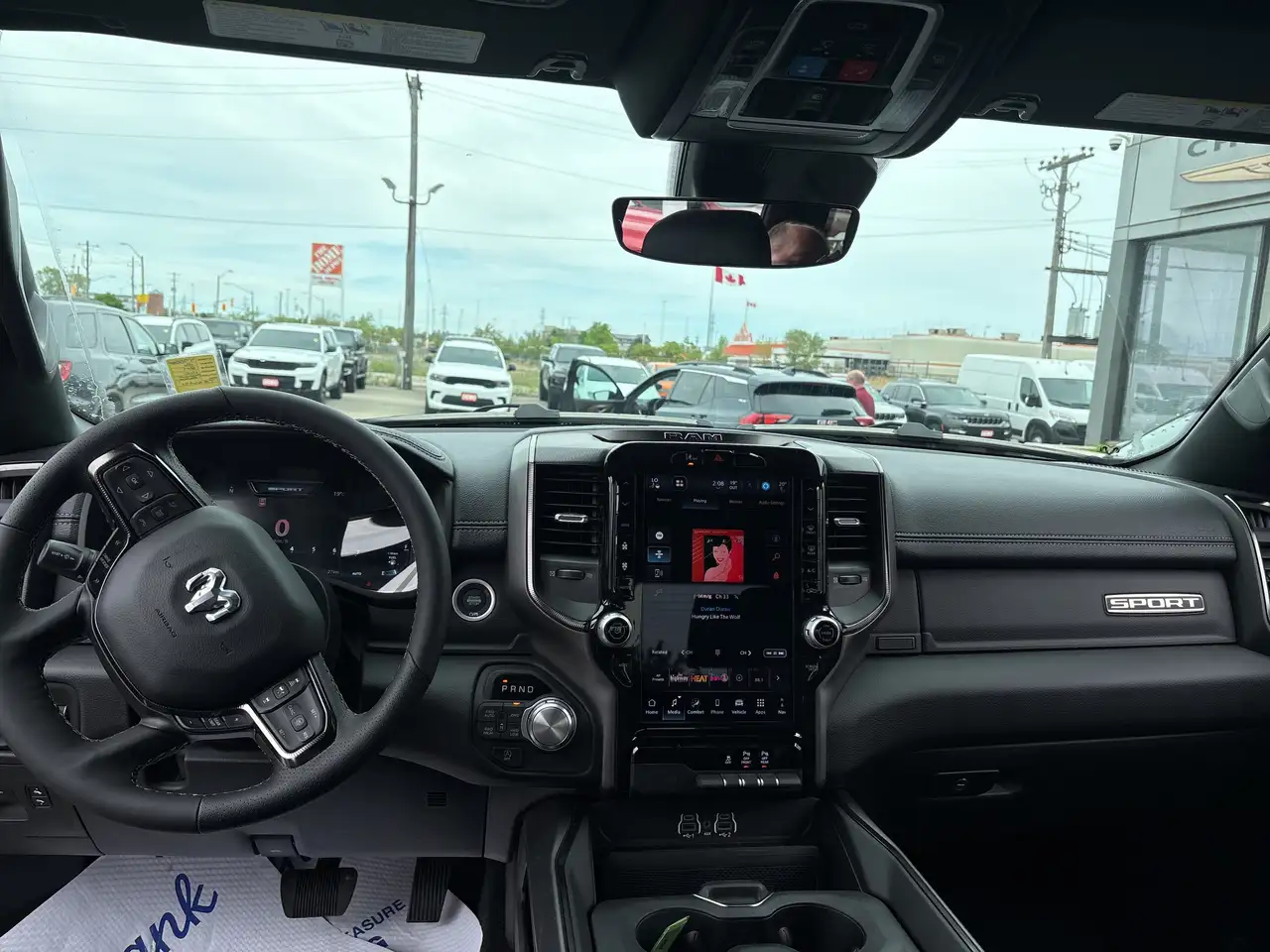 RAM 1500 снимка RAM 1500