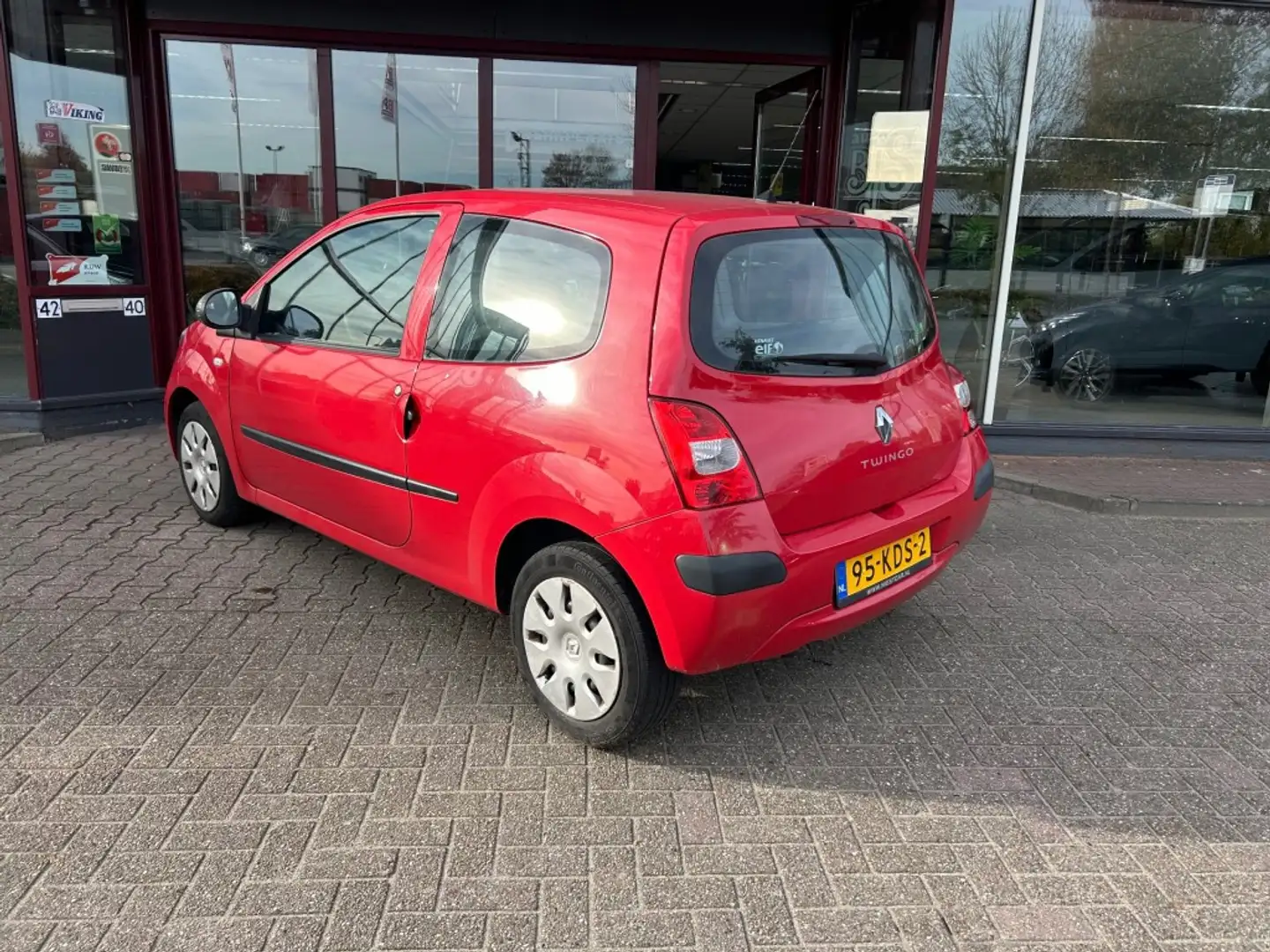 Renault Twingo 1.2 AUTHENTIQUE Rood - 2