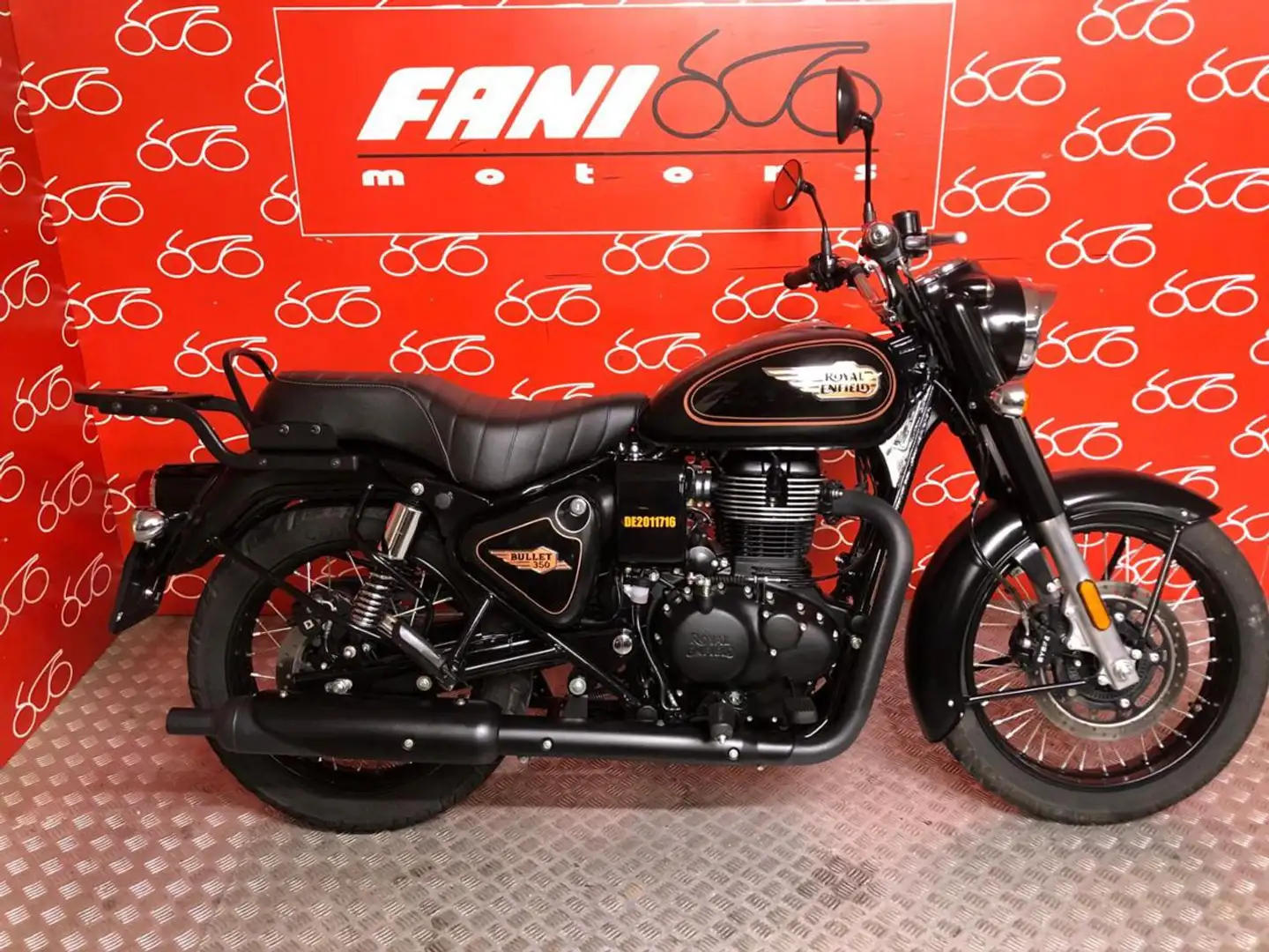 Royal Enfield Bullet 350 . Noir - 1
