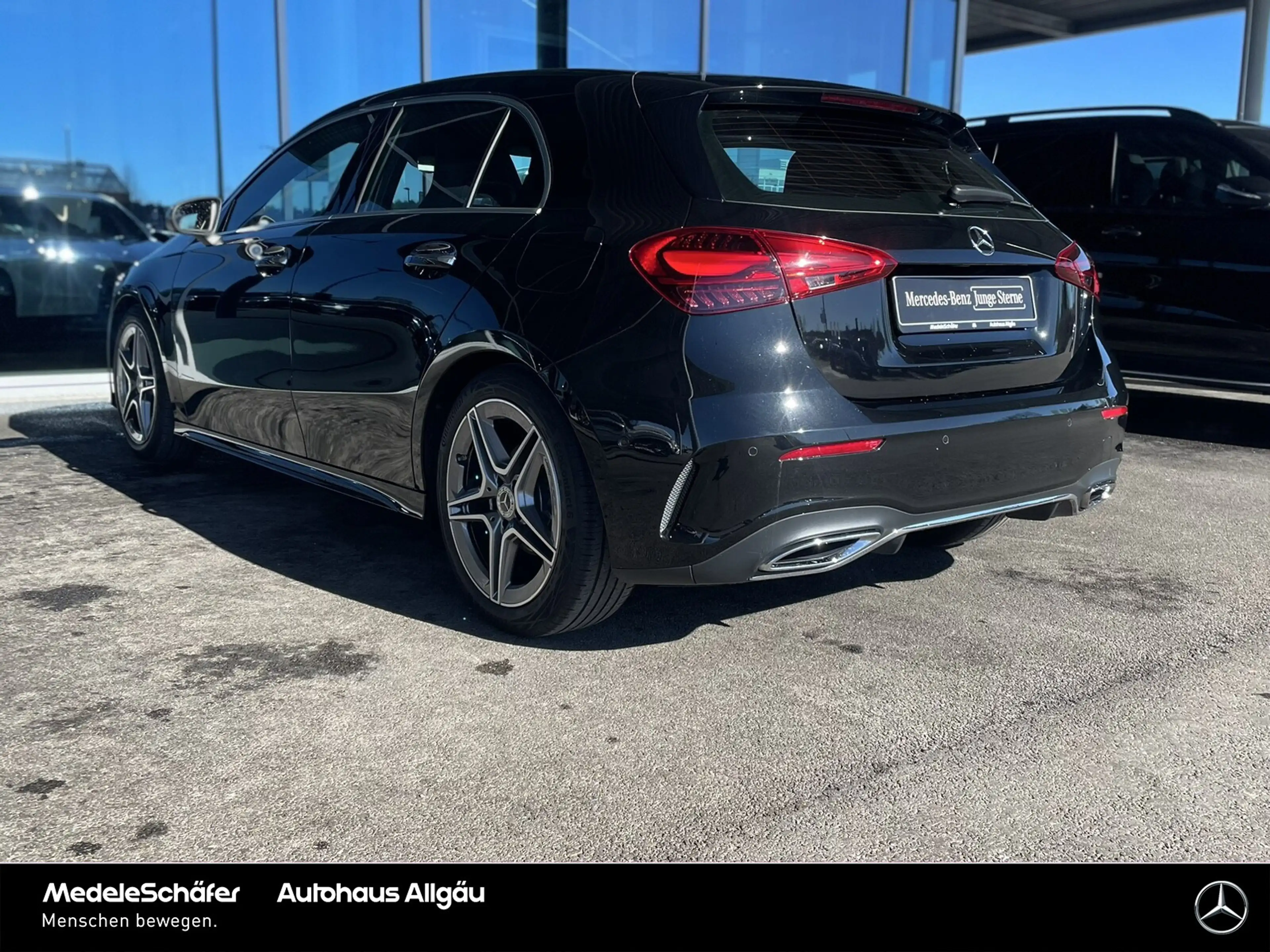 Mercedes-Benz A 200 A 200 d AMG LEDER AHK Distronic Keyless Ambiente — photo 7