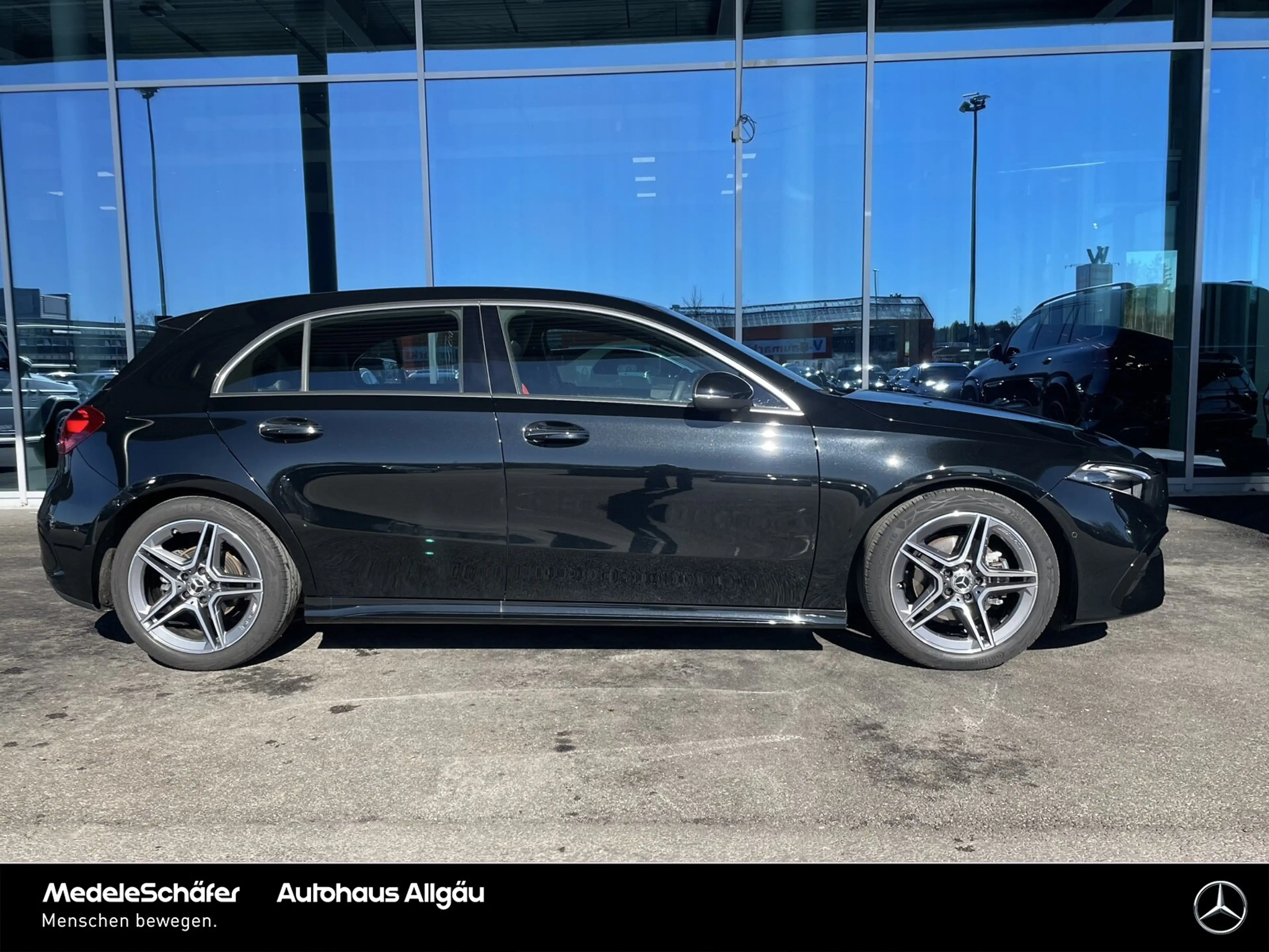 Mercedes-Benz A 200 A 200 d AMG LEDER AHK Distronic Keyless Ambiente — photo 5
