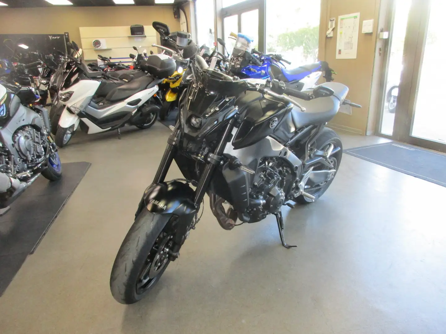 Yamaha MT-09 Noir - 2