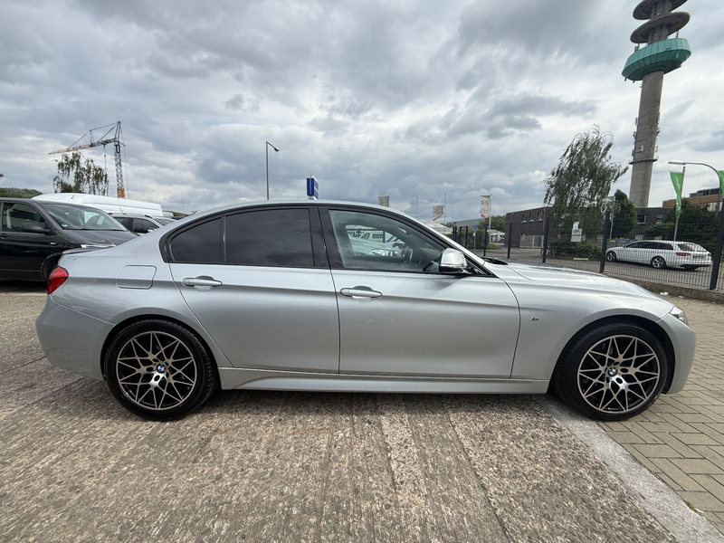 BMW 318 i M Sport/LED/SHZ/Leder/Shadow Line — photo 5