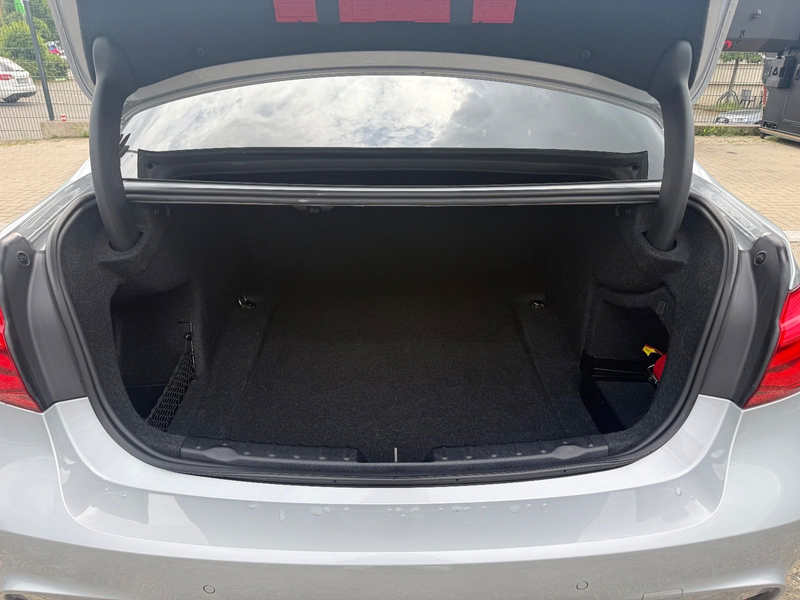 BMW 318 i M Sport/LED/SHZ/Leder/Shadow Line — photo 16