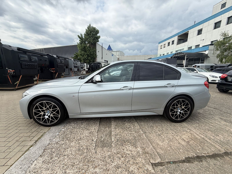 BMW 318 i M Sport/LED/SHZ/Leder/Shadow Line — photo 9