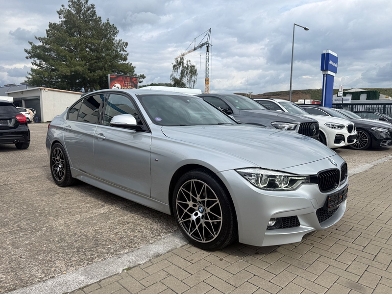 BMW 318 i M Sport/LED/SHZ/Leder/Shadow Line — photo 4