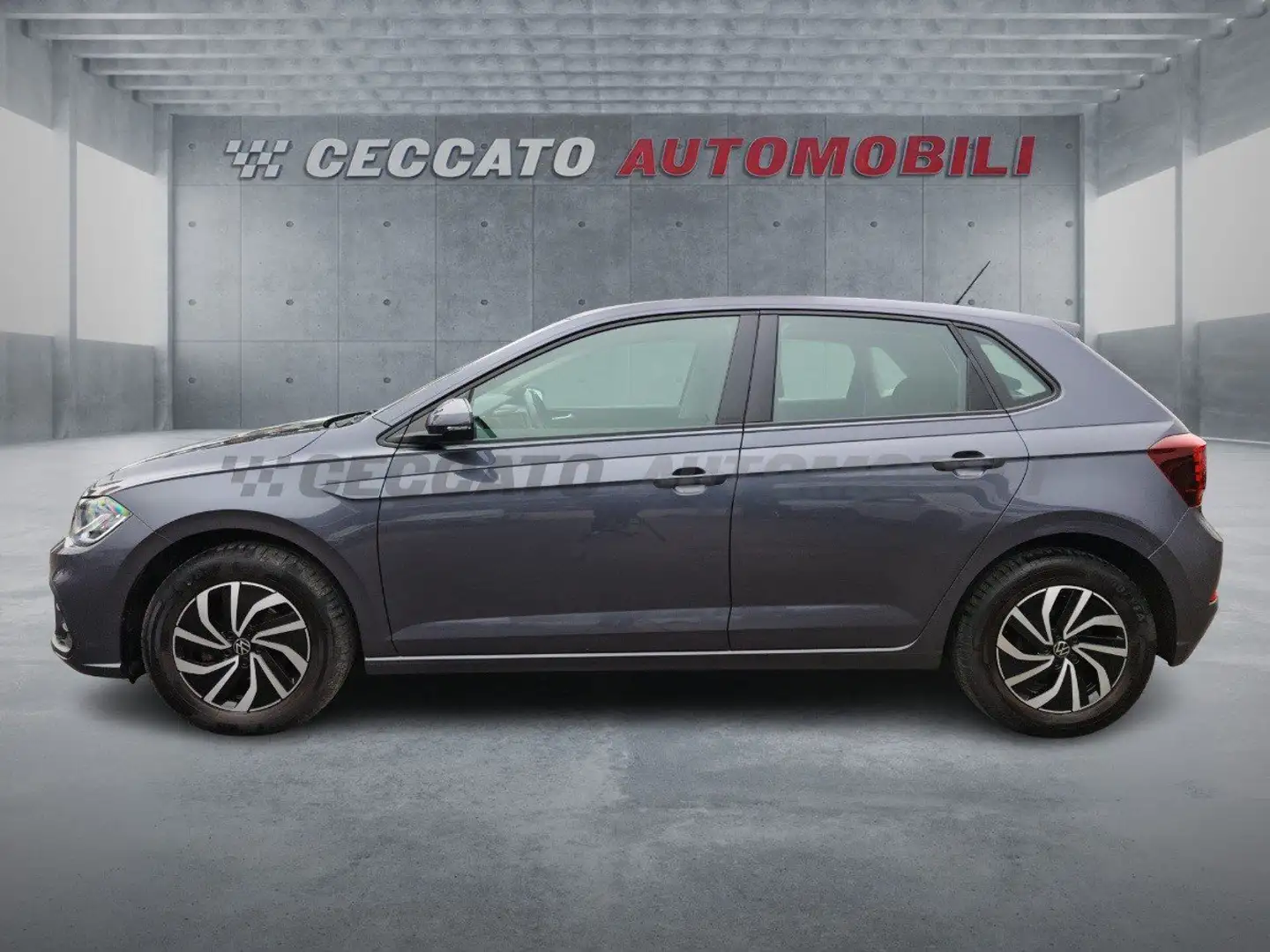 Volkswagen Polo VI 2022 1.0 tsi Life 95cv dsg Grau - 2