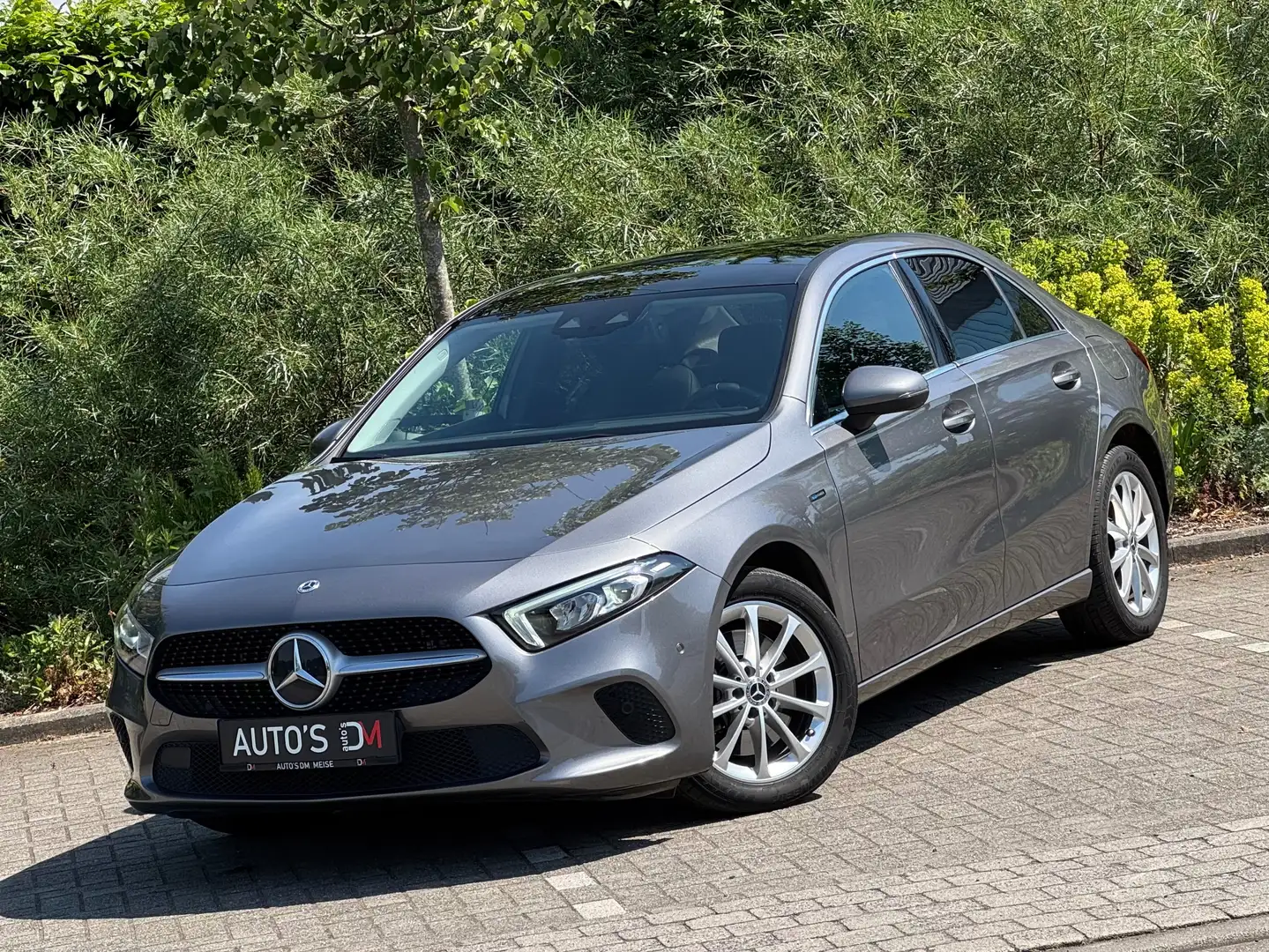 Mercedes-Benz A 250 e PHEV Business Solution Half Leder,Camera,Navi Grijs - 1