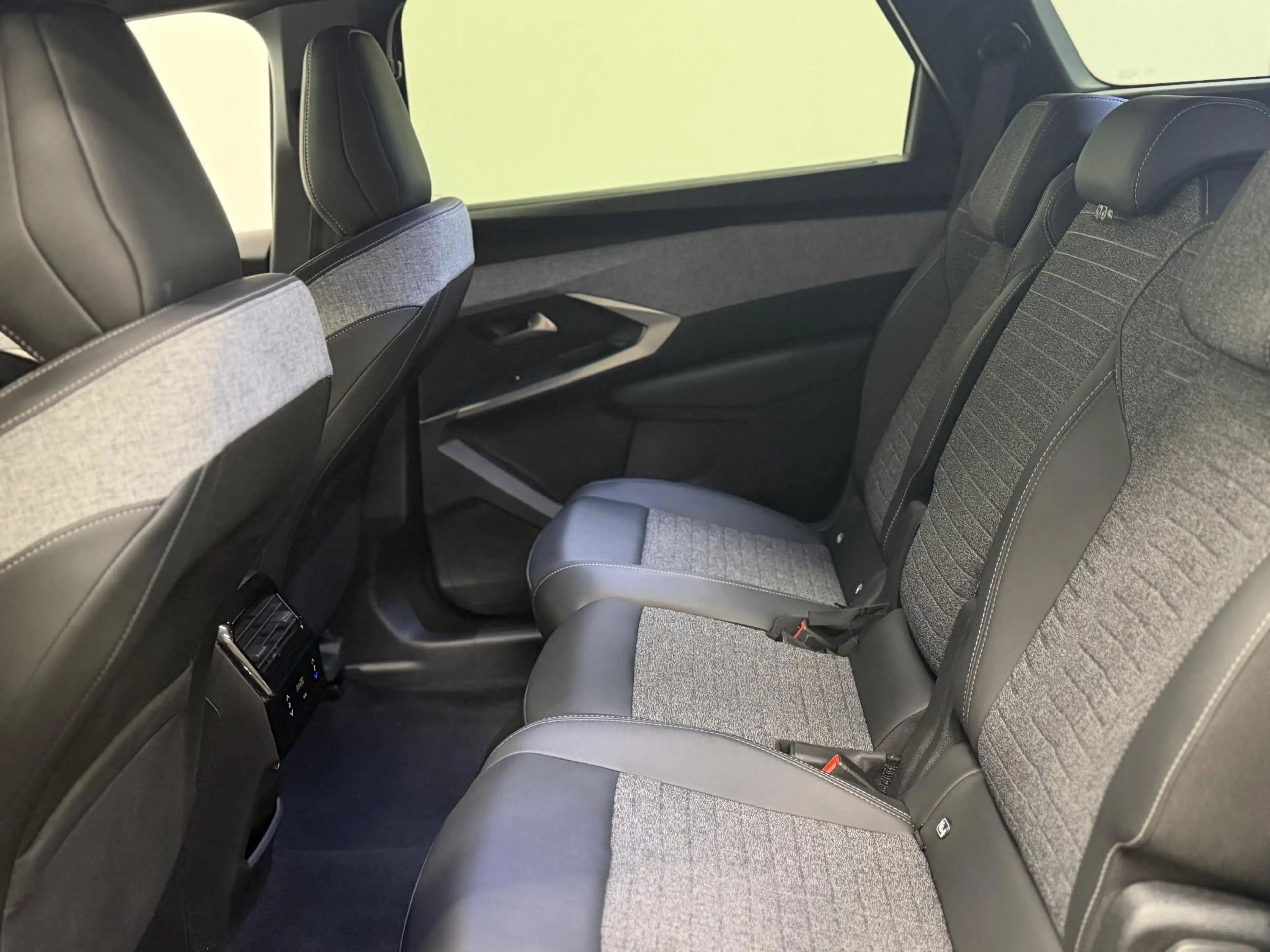 Peugeot 5008 1.2 Hybrid 136pk Allure Automaat Navigatie Cruise — photo 26