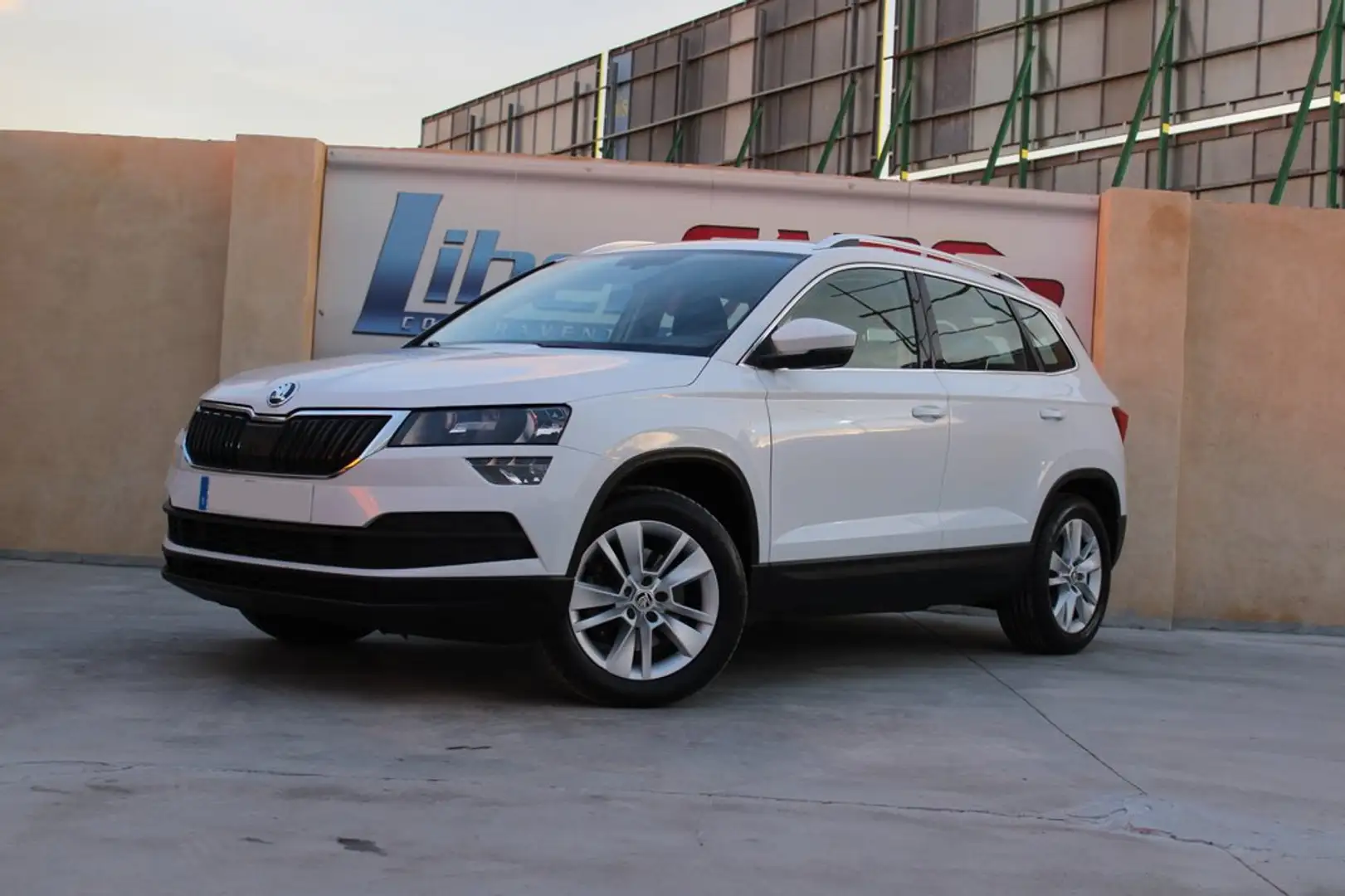 Skoda Karoq 2.0TDI AdBlue Ambition 4x4 DSG 110kW Weiß - 2