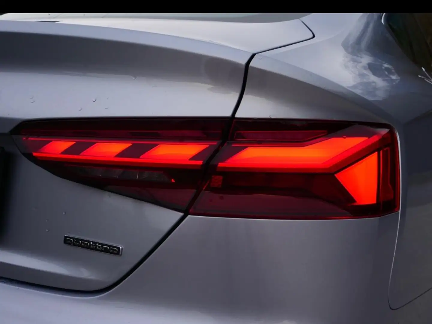 Audi A5 A5 SB 45 TFSI quattro S-tronic Silber - 2