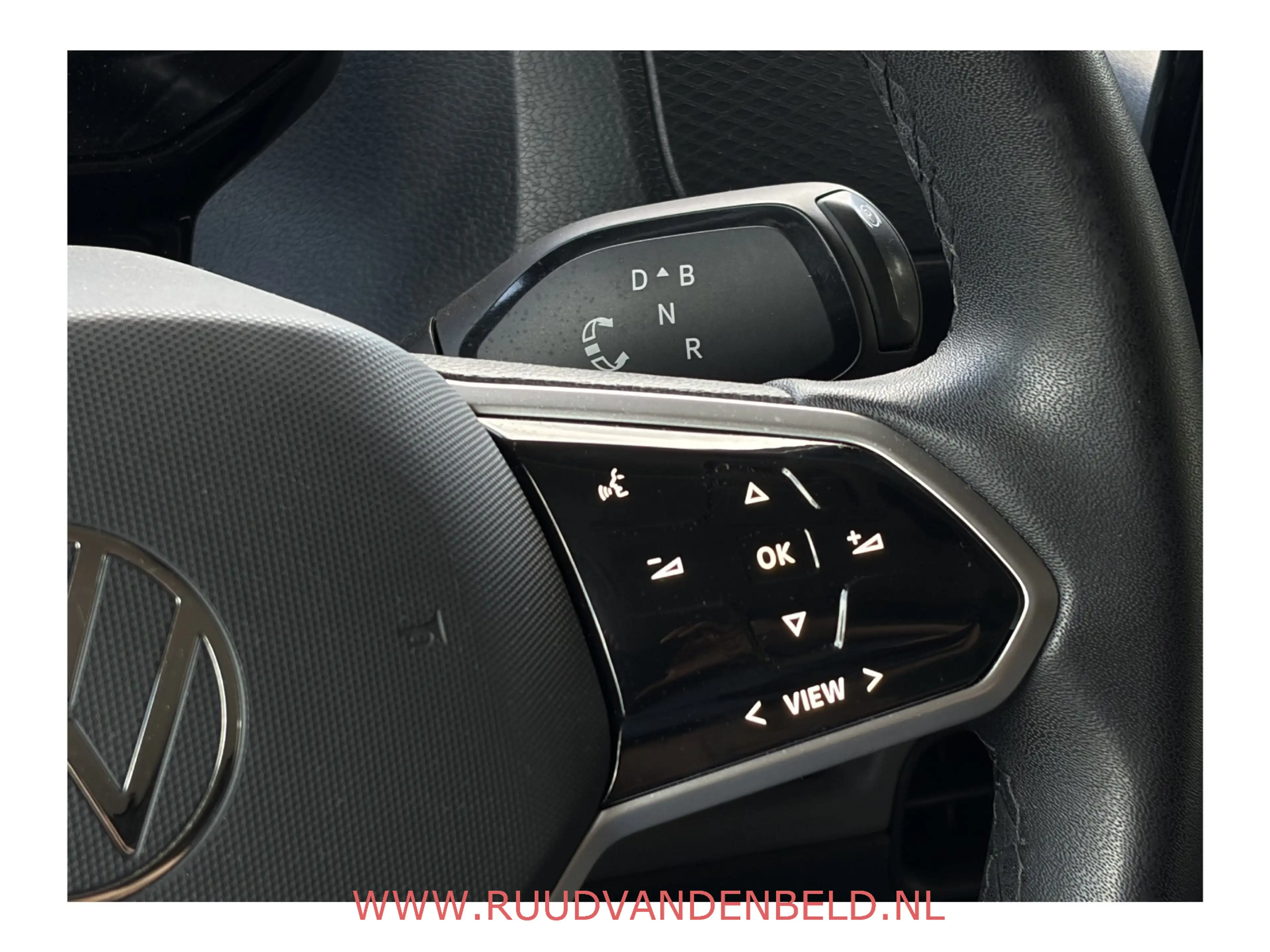 Volkswagen ID. Buzz Cargo 77kWh 96%SOH ! 3-ZITS // ADAP.CRUISE // 19-INCH // — photo 13
