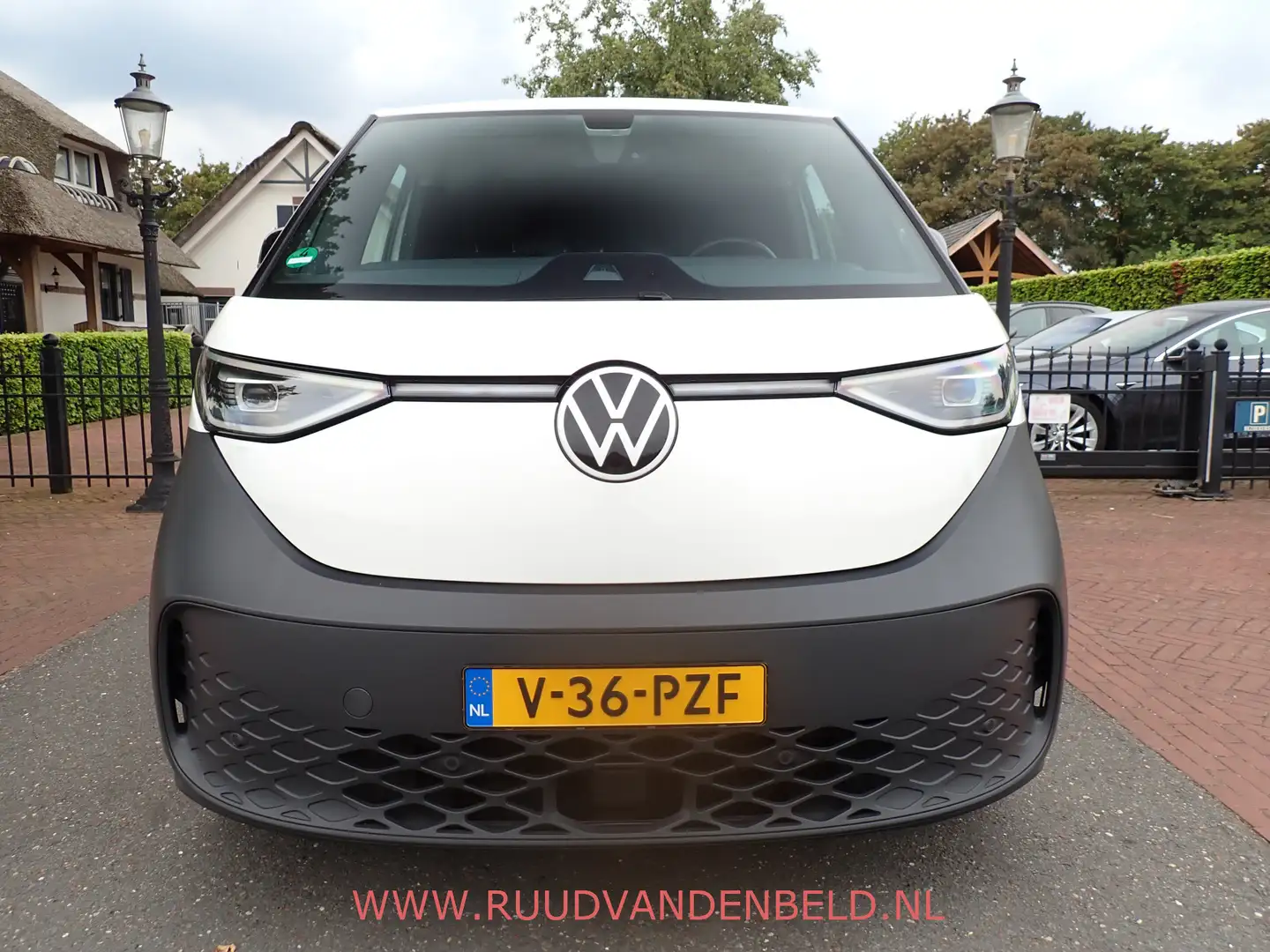 Volkswagen ID. Buzz Cargo 77kWh 96%SOH ! 3-ZITS // ADAP.CRUISE // 19-INCH // Weiß - 2