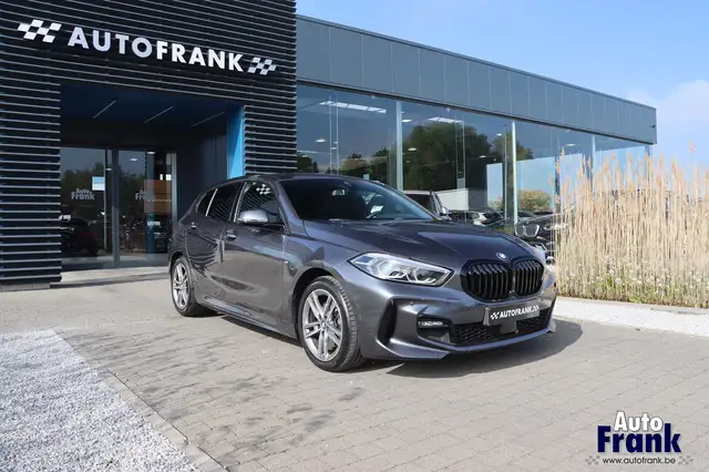 BMW 118 i / M-SPORT / PANO / CAM / HIFI / NAVI PRO / 18"
