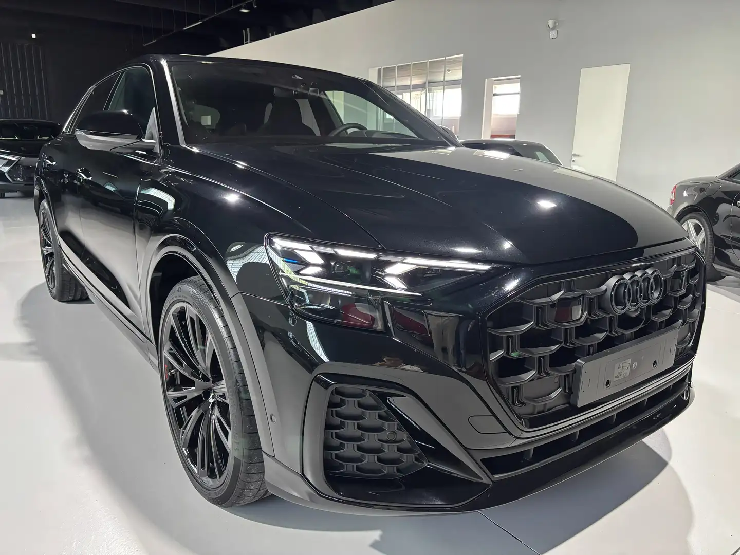 Audi Q8 50 3.0 tdi mhev S line edition Schwarz - 2