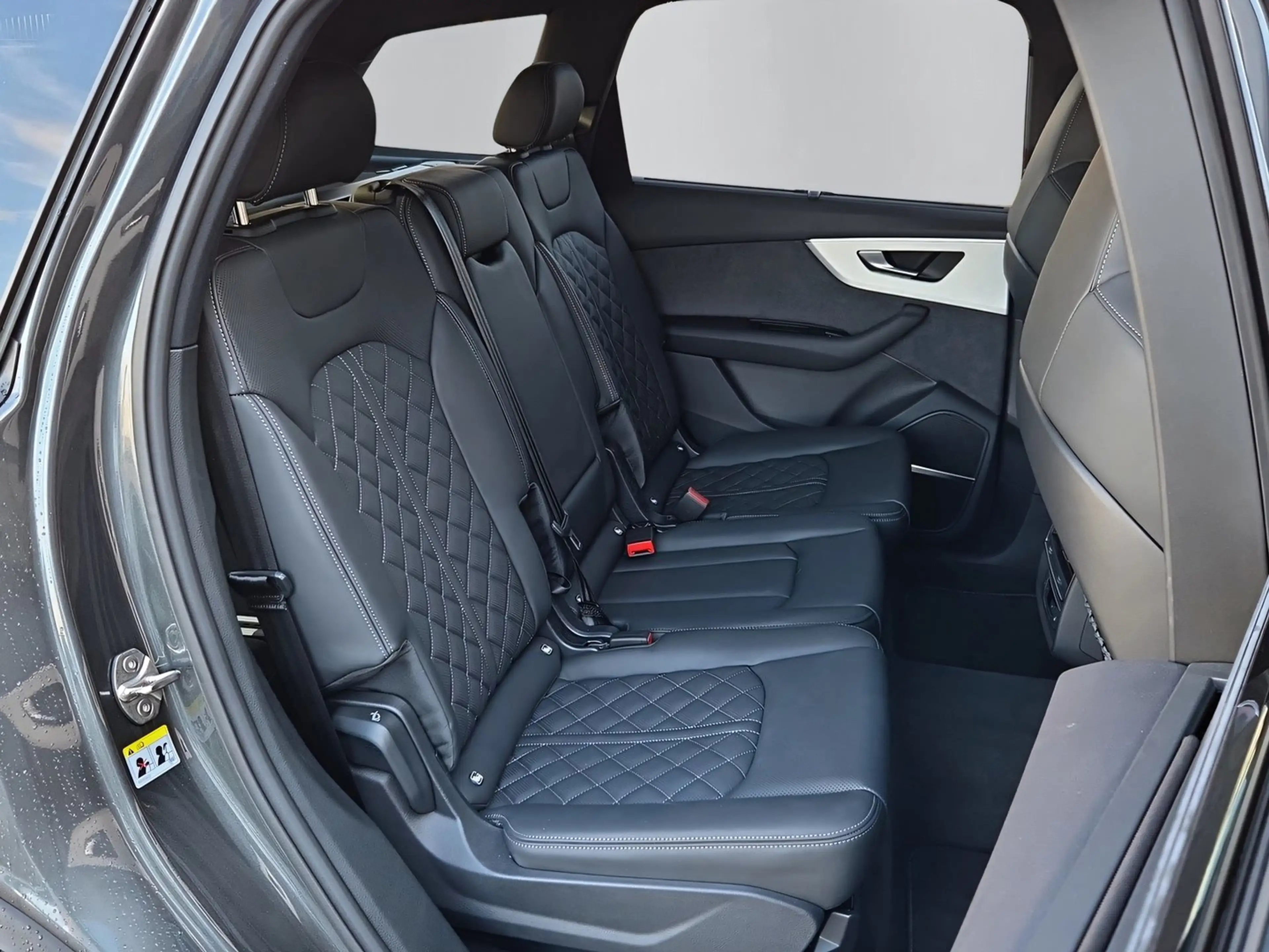 Audi Q7 60 TFSI e quattro S line — photo 13