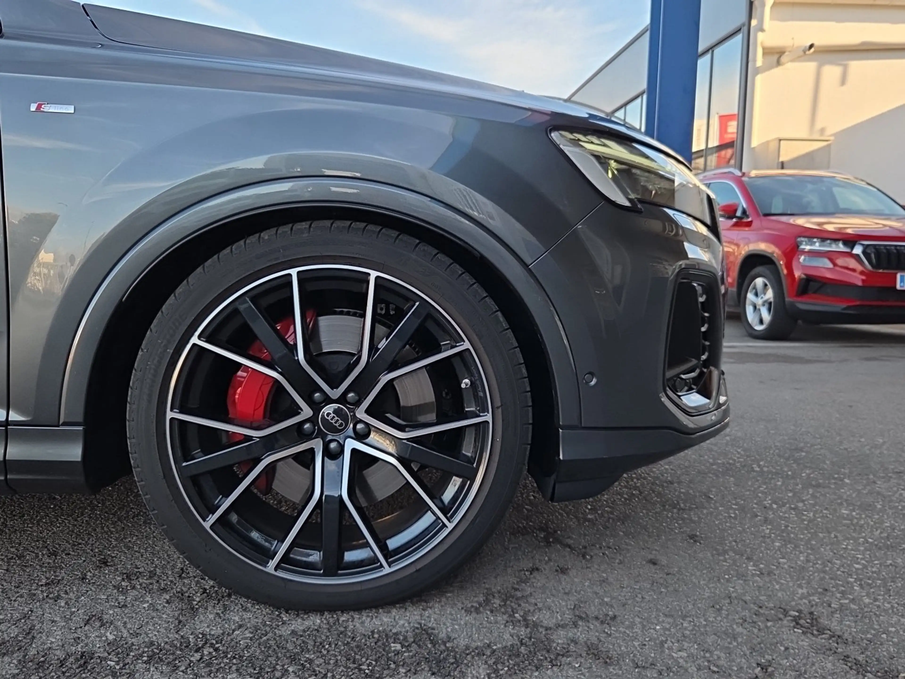 Audi Q7 60 TFSI e quattro S line — photo 4