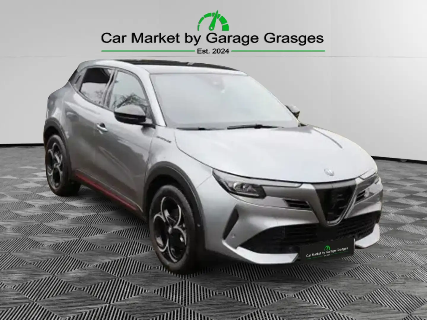 Alfa Romeo Junior Ibrida Speciale 1.2 VGT Gris - 1