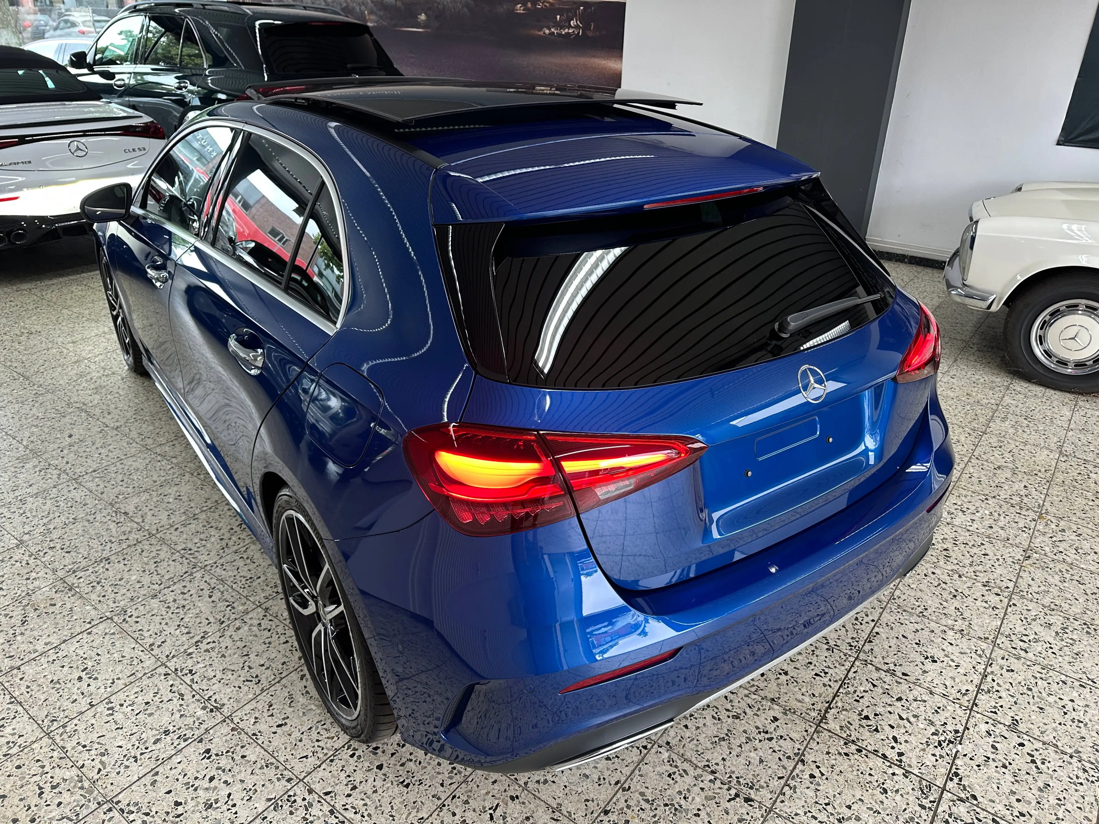 Mercedes-Benz A 220 d AMG Line MBUX/LED/PSD/TW/SPUR/PTS/SHZ/KAMERA/1HD/LMR19" — photo 6